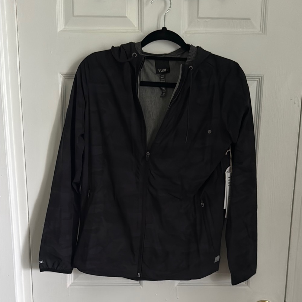 Vuori Black Windbreaker Jacket Lightweight Hooded